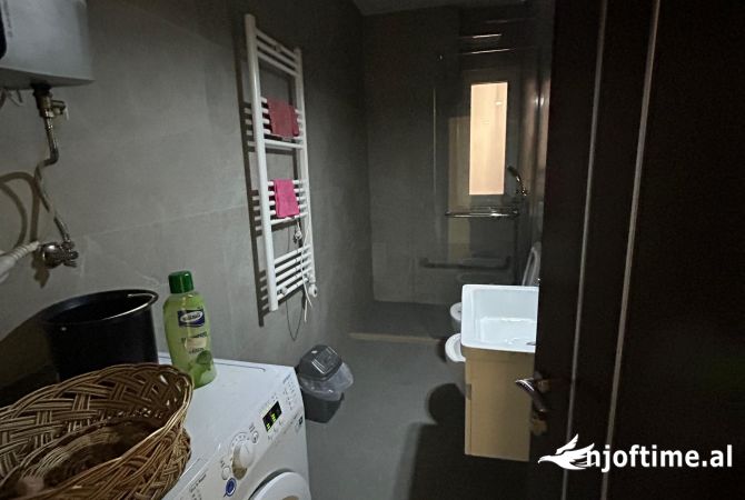 Shtepi me qera Apartament ne Tirane, 2+1, Mobilimi E mobiluar, Pagesa 600  Euro.