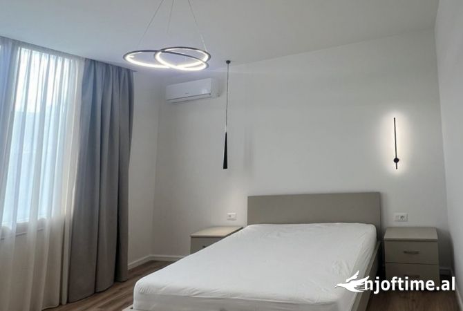 Shtepi me qera Apartament ne Tirane, 2+1, Mobilimi E mobiluar, Pagesa 700  Euro.