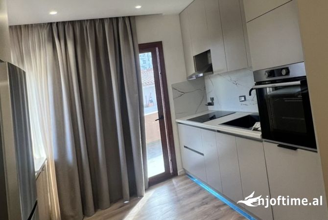 Shtepi me qera 2+1 ne Tirane - 700 Euro