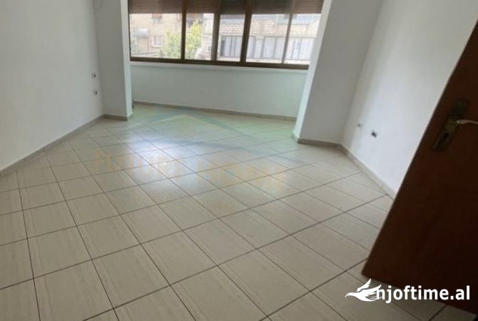 Shtepi ne shitje 1+1 ne Tirane - 80,000 Euro