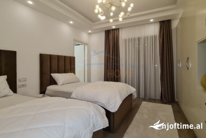 Shtepi ne shitje Apartament ne Tirane, 2+1, Mobilimi E mobiluar, Pagesa 250,000  Euro.