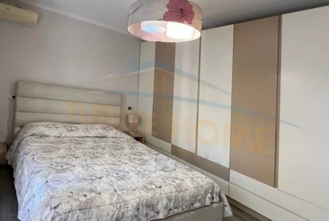Shtepi me qera 2+1 ne Tirane - 450 Euro