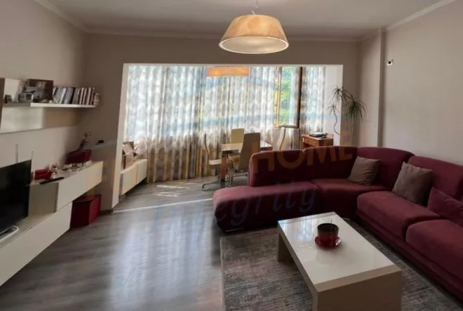 Shtepi me qera 2+1 ne Tirane - 450 Euro