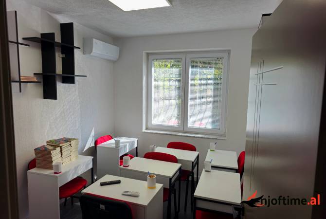 Ambjent zyrash per qira te 21 Dhjetori 