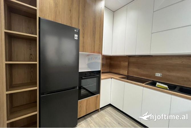 Shtepi me qera 2+1 ne Tirane - 1,300 Euro