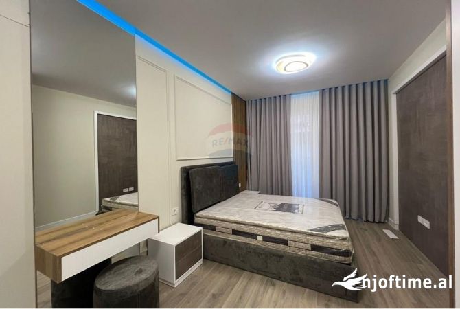 Shtepi me qera 2+1 ne Tirane - 1,300 Euro