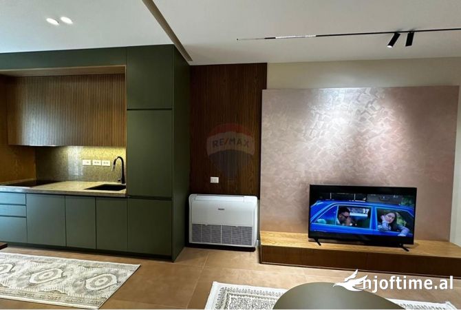 Shtepi me qera 2+1 ne Tirane - 1,300 Euro
