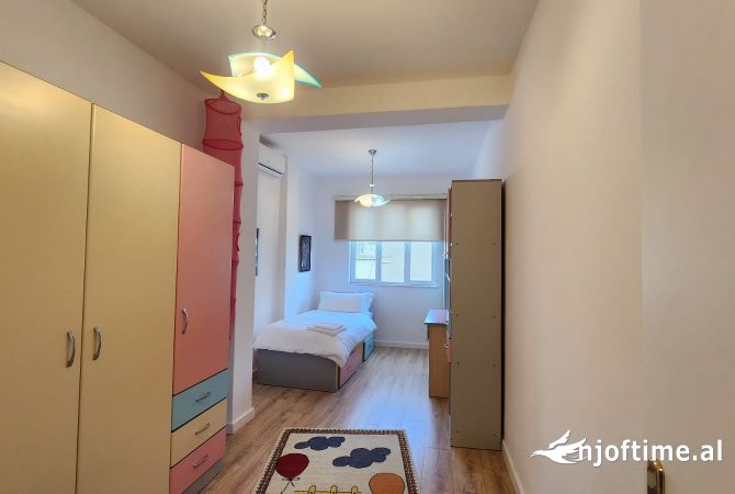 Shtepi me qera 2+1 ne Tirane - 700 Euro