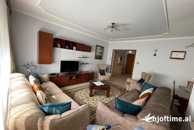 Shtepi me qera 2+1 ne Tirane - 1,000 Euro