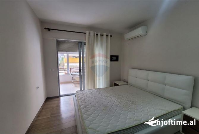 Shtepi ne shitje Apartament ne Tirane, 2+1, Mobilimi E mobiluar, Pagesa 216,000  Euro.