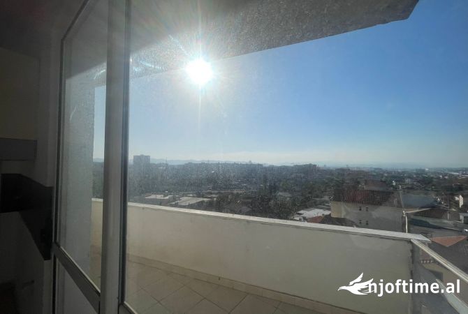 Shtepi ne shitje Apartament ne Tirane, 1+1, Mobilimi Bosh, pa mobiluar, Pagesa 7,000,000  Euro.