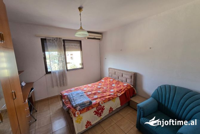Shtepi ne shitje Apartament ne Tirane, 1+1, Mobilimi Pjeserisht e mobiluar, Pagesa 6,800,000  Euro.