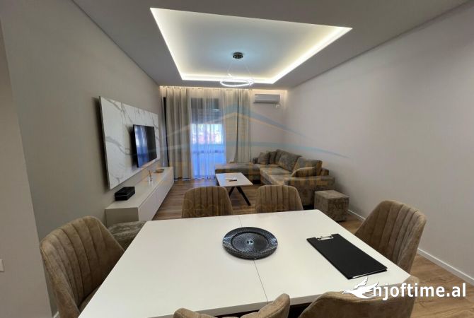 Shtepi me qera Apartament ne Tirane, 2+1, Mobilimi E mobiluar, Pagesa 850  Euro.