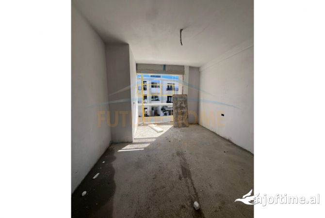 Shtepi ne shitje Apartament ne Tirane, 1+1, Mobilimi Bosh, pa mobiluar, Pagesa 155,000  Euro.