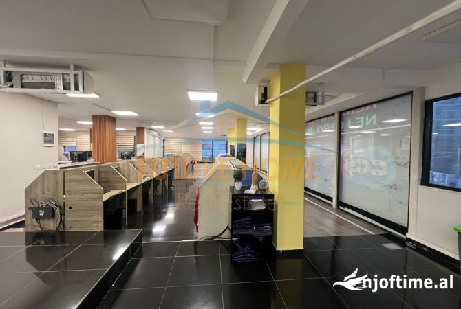 Ambient biznesi me qera 3+1 ne Tirane - 2,000 Euro