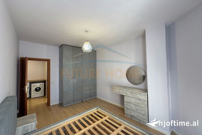 Shtepi ne shitje Apartament ne Tirane, 2+1, Mobilimi E mobiluar, Pagesa 135,000  Euro.