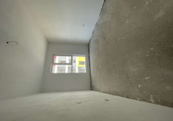 Shtepi ne shitje Apartament ne Tirane, 2+1, Mobilimi Bosh, pa mobiluar, Pagesa 122,000  Euro.