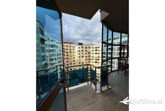 Shtepi me qera 2+1 ne Tirane - 750 Euro