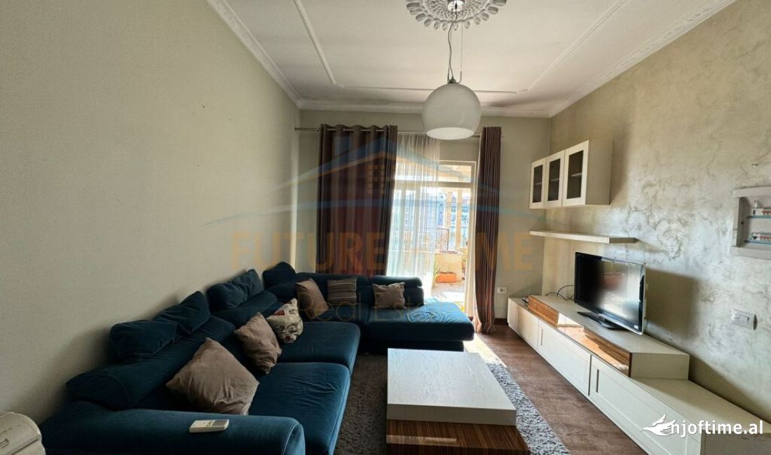 Shtepi ne shitje Apartament ne Tirane, 1+1, Mobilimi E mobiluar, Pagesa 130,000  Euro.