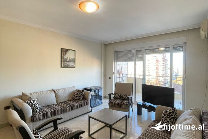 Shtepi me qera 2+1 ne Tirane - 800 Euro