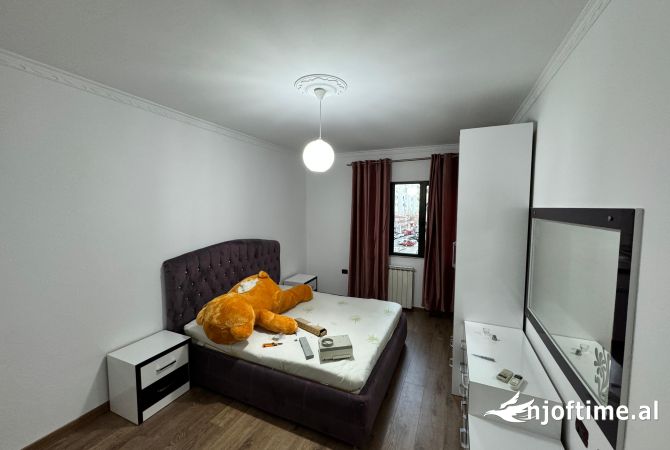 Shtepi me qera 2+1 ne Tirane - 800 Euro