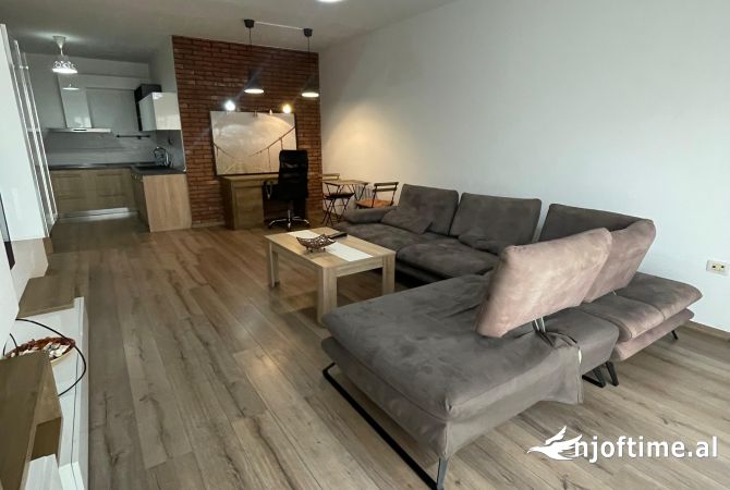 Shtepi me qera 2+1 ne Tirane - 700 Euro
