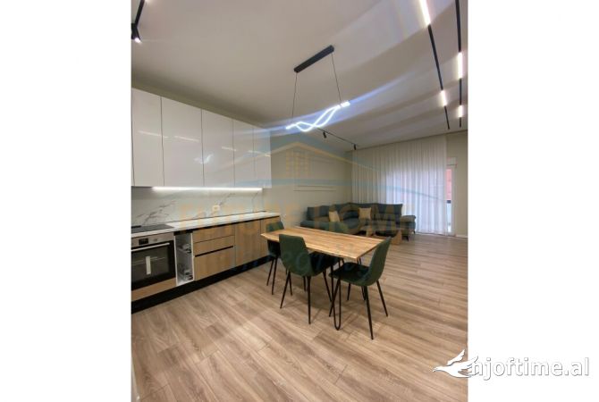 Shtepi me qera 2+1 ne Tirane - 700 Euro