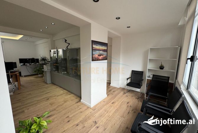 Ambient biznesi me qera 3+1 ne Tirane - 1,000 Euro