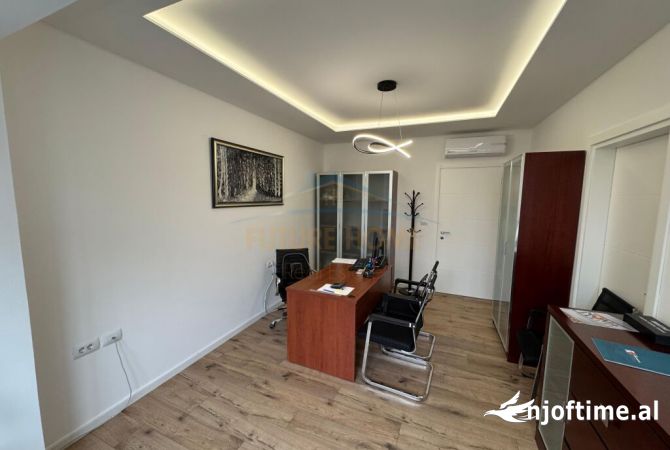 Qera Ambient Biznesi, Bulevardi Zogu 1, Tirane