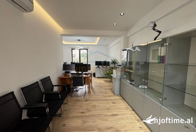 Qera Ambient Biznesi, Bulevardi Zogu 1, Tirane