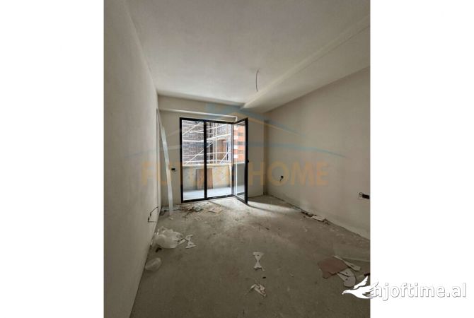 Shtepi ne shitje Apartament ne Tirane, 2+1, Mobilimi Bosh, pa mobiluar, Pagesa 116,760  Euro.