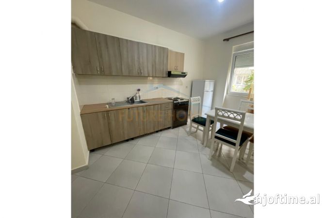 Shtepi ne shitje Apartament ne Tirane, 1+1, Mobilimi E mobiluar, Pagesa 138,000  Euro.