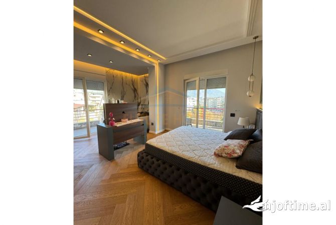 Shtepi me qera Apartament ne Tirane, 2+1, Mobilimi E mobiluar, Pagesa 2,500  Euro.