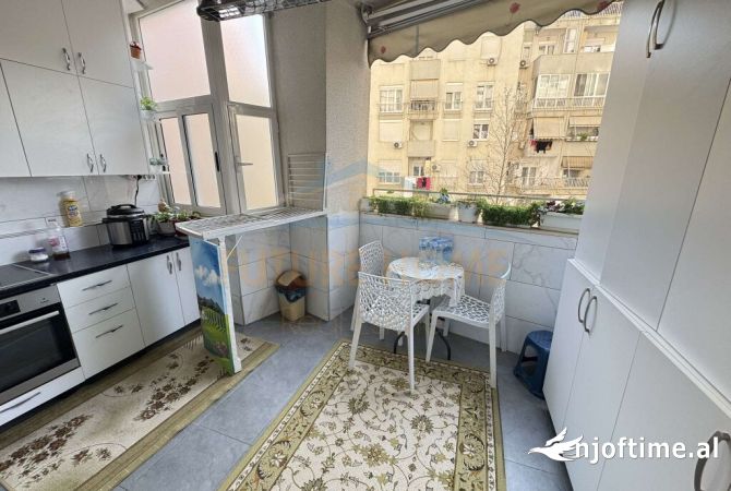 Shtepi ne shitje Apartament ne Tirane, 2+1, Mobilimi E mobiluar, Pagesa 250,000  Euro.