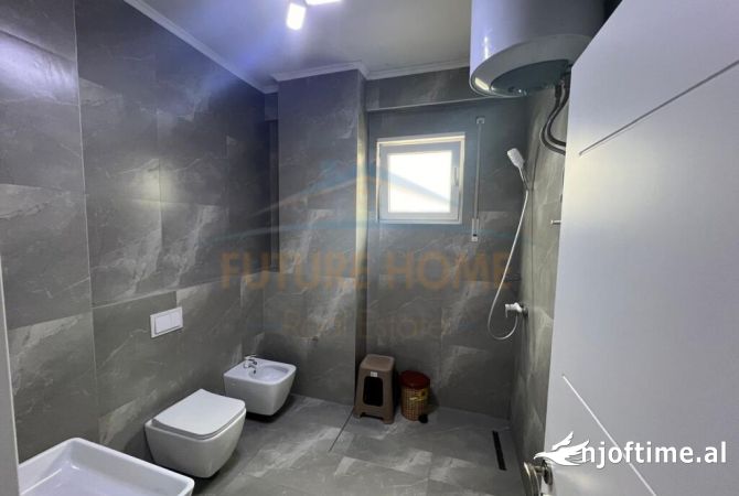 Shtepi ne shitje Apartament ne Tirane, 2+1, Mobilimi E mobiluar, Pagesa 193,000  Euro.