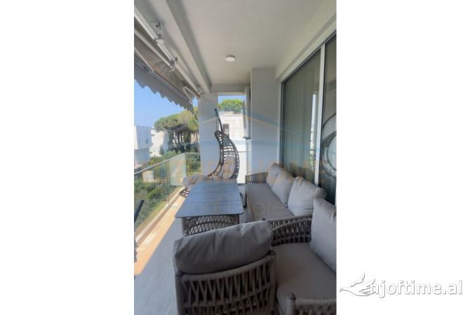 Shtepi ne shitje Apartament ne Durres, 2+1, Mobilimi E mobiluar, Pagesa 305,000  Euro.
