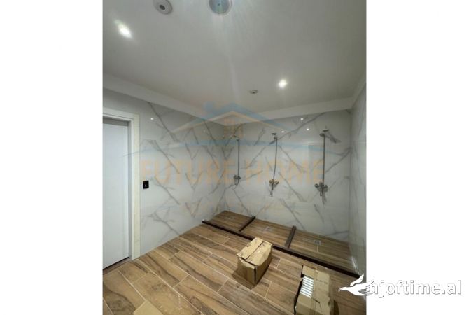 Qira, Ambient Biznesi, 21 Dhjetori