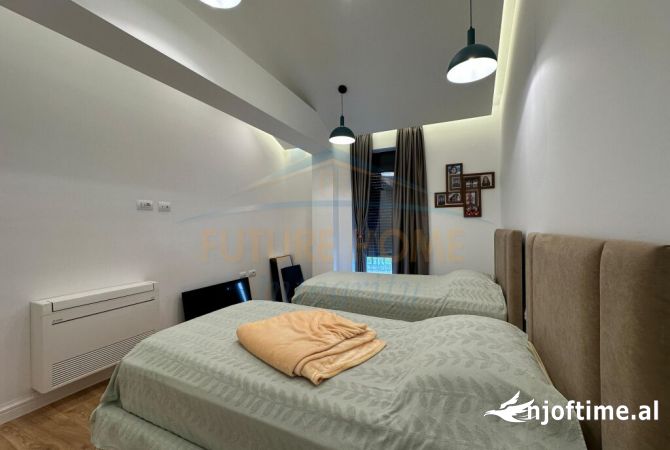 Shtepi me qera Vila Luksoze ne Tirane, 4+1, Mobilimi E mobiluar, Pagesa 5,000  Euro.