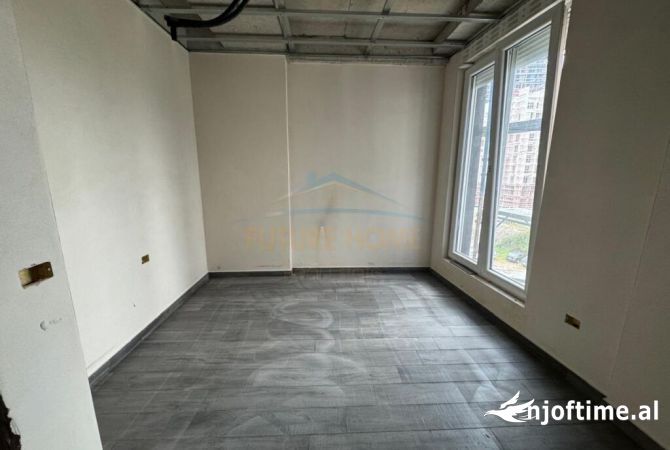 Shtepi ne shitje Apartament ne Tirane, 2+1, Mobilimi Bosh, pa mobiluar, Pagesa 180,000  Euro.