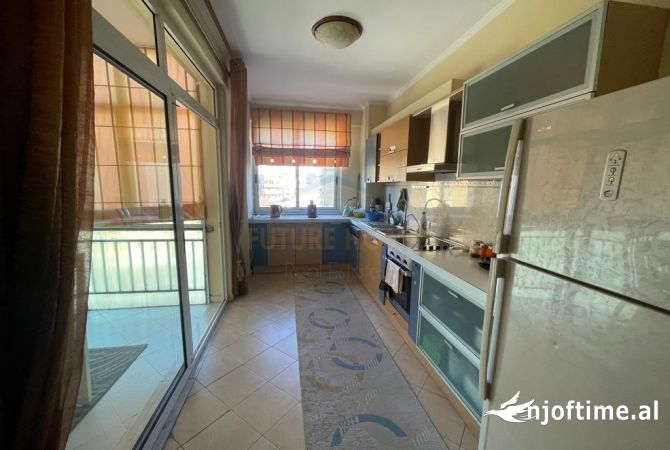 Shtepi ne shitje Apartament ne Tirane, 3+1, Mobilimi E mobiluar, Pagesa 185,000  Euro.