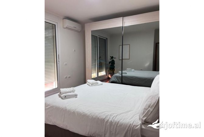 Shtepi ne shitje Apartament ne Tirane, 2+1, Mobilimi E mobiluar, Pagesa 600,000  Euro.