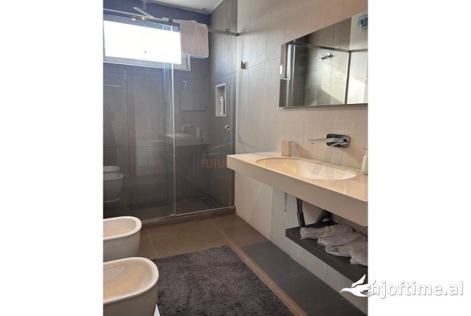 Shtepi ne shitje Apartament ne Tirane, 2+1, Mobilimi E mobiluar, Pagesa 600,000  Euro.