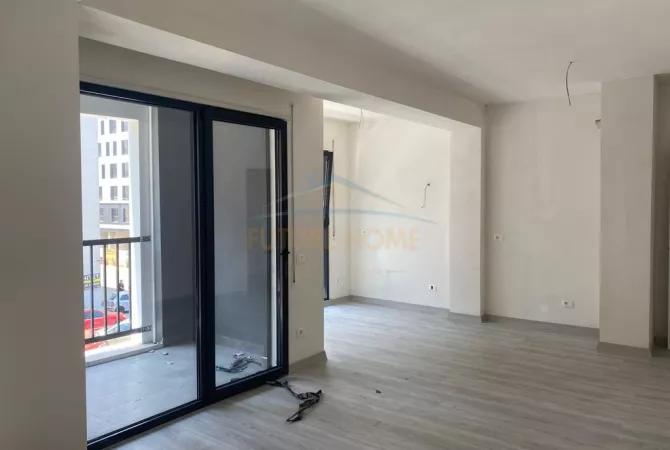 Shtepi ne shitje Apartament ne Tirane, 3+1, Mobilimi Bosh, pa mobiluar, Pagesa 257,800  Euro.