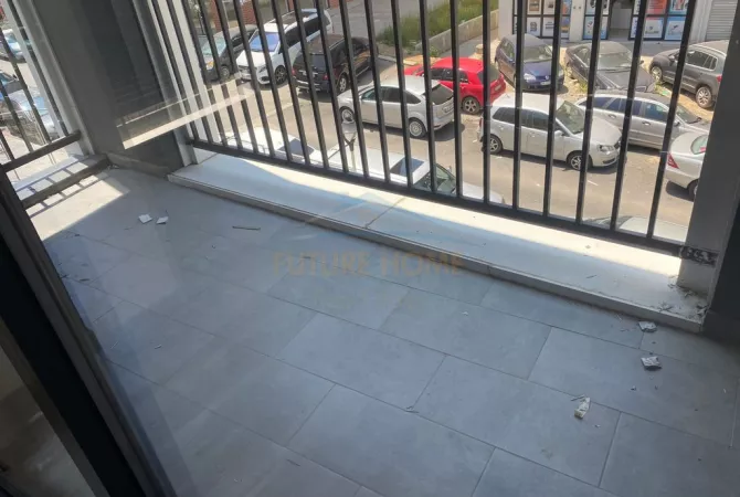 Shtepi ne shitje Apartament ne Tirane, 3+1, Mobilimi Bosh, pa mobiluar, Pagesa 257,800  Euro.