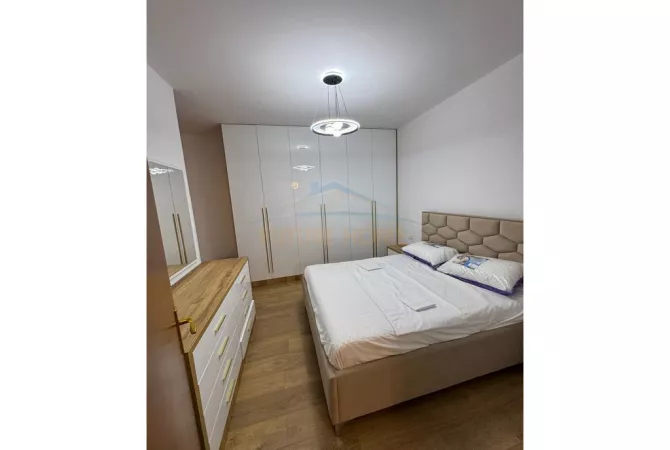 Shtepi me qera 2+1 ne Tirane - 800 Euro