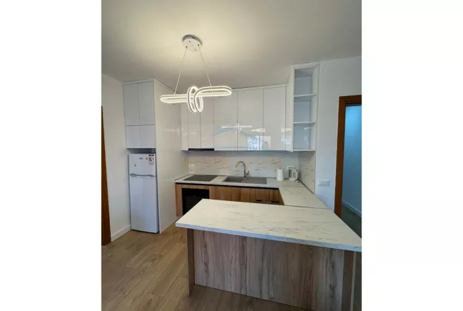 Shtepi me qera 2+1 ne Tirane - 800 Euro