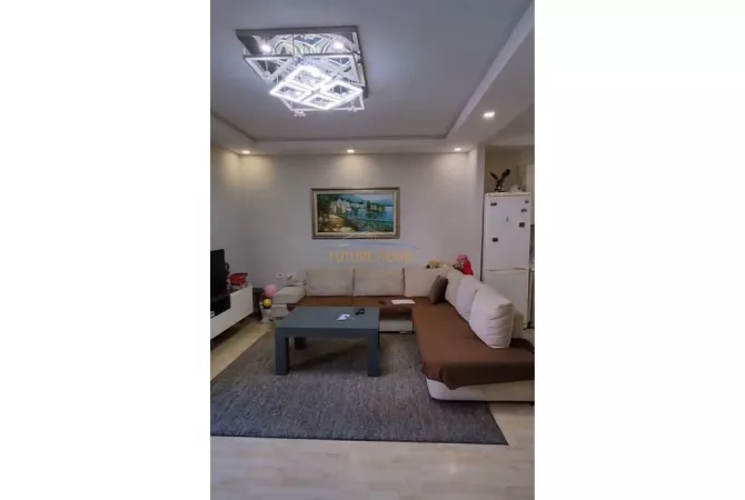 Shtepi ne shitje Apartament ne Tirane, 2+1, Mobilimi E mobiluar, Pagesa 139,000  Euro.