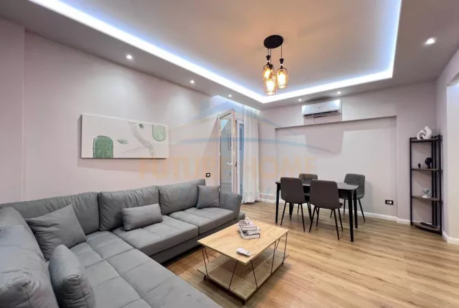 Shtepi ne shitje Apartament ne Tirane, 2+1, Mobilimi E mobiluar, Pagesa 260,000  Euro.