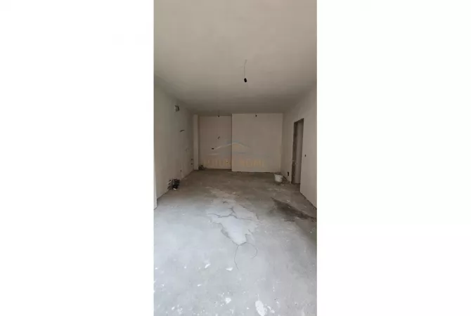 Shtepi ne shitje Apartament ne Tirane, 2+1, Mobilimi Bosh, pa mobiluar, Pagesa 159,000  Euro.