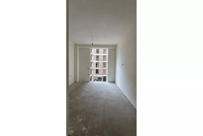 Shtepi ne shitje Apartament ne Tirane, 2+1, Mobilimi Bosh, pa mobiluar, Pagesa 159,000  Euro.